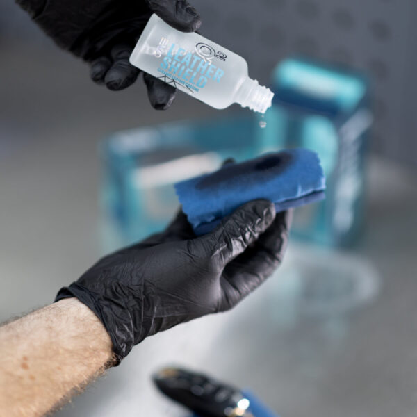 Second image of حماية بتقنية السيراميك لجلد السيارة من جيون Q² LeatherShield EVO (100 ml) Coating For Leather - GYEON
